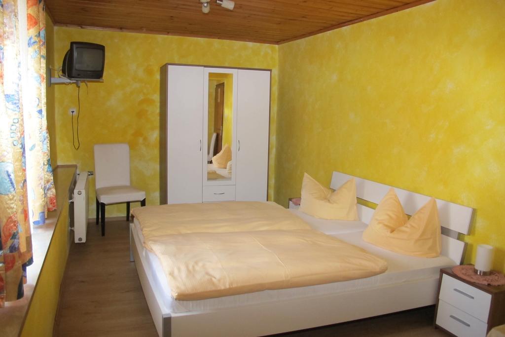Hotel Garni Hauth Бернкастель-Кюс Екстер'єр фото